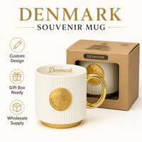 Mug à café en céramique souvenir du Danemark, Europe, avec badge métallique 3D représentant un monument urbain, pour mug en grès, personnalisable OEM ODM, vente en gros