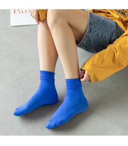 Bán buôn màu rắn đồng bằng vớ giản dị phụ nữ 100% bông phi hành Đoàn tùy chỉnh thực hiện Logo Slouch vớ - Product Image 3
