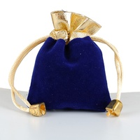 Pochette à bijoux en velours de luxe avec logo personnalisé, sac cadeau à cordon en gros, petits sacs pour cadeaux de mariage pour l'emballage de bijoux et de bagues
