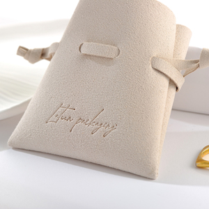 Sacs cadeaux miniatures délicats avec cordon de serrage, logo personnalisé, sacs à bijoux en velours personnalisés, pochette d'emballage cadeau en microfibre - Product Image 4