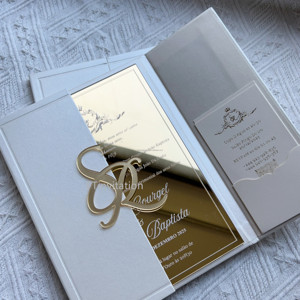 Inviti di Nozze in Stile Romantico con Copertina Rigida in Avorio Perlato, Carta Acrilica Specchiata Dorata con Design Personalizzato Fatto a Mano - Product Image 2