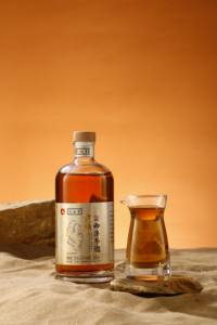 Xiake Legend <span class=keywords><strong>Panax</strong></span> Quinquefolius anggur <span class=keywords><strong>Herbal</strong></span> Tiongkok, 35% kandungan alkohol rasa halus kuning ringan 350ml 6 botol - Product Image 4