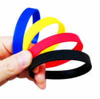 Bracelet en silicone personnalisé, usine OEM, vente en gros, bracelet en caoutchouc uni vierge, cadeau promotionnel pour événements sportifs, fabricant en gros