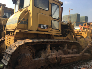 Bulldozer CAT D7G d'occasion, modèle 2023, 90 CV, capacité de bulldozing de 8,6 m, garantie de six mois, prix avantageux, faible nombre d'heures, excellent état, idéal pour le terrassement. - Product Image 2