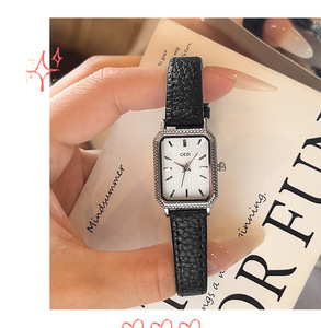 Reloj Rectangular Vintage para Mujer, Caja Dorada, Esfera Blanca Texturizada, Correa de Cuero Negra, Elegante Reloj de Pulsera de Cuarzo - Product Image 5