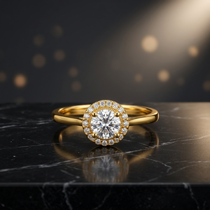 Anillo de compromiso clásico de lujo con moissanita de corte redondo, piedra de nacimiento de abril, con engaste pavé y chapado en oro para mujer - Product Image 2