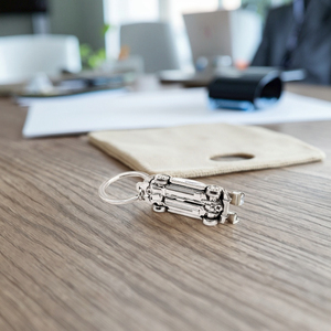 Porte-clés en alliage <span class=keywords><strong>de</strong></span> zinc personnalisé avec dessin animé pour modèle <span class=keywords><strong>de</strong></span> <span class=keywords><strong>voiture</strong></span> <span class=keywords><strong>de</strong></span> simulation Jeep, petite <span class=keywords><strong>voiture</strong></span> <span class=keywords><strong>ancienne</strong></span>, pendentif, cadeaux en gros - Product Image 5