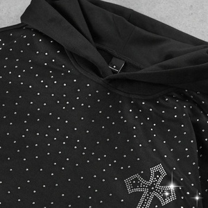 Survêtement Homme Personnalisé avec Imprimé Croix en Strass Intégral, Style Streetwear, Hoodie Oversize et Pantalon Ample à Jambes Larges, Tenue de Jogging - Product Image 3