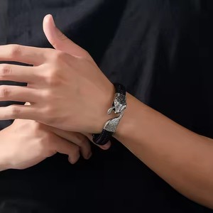 Pulsera de cabeza de serpiente para hombre, brazalete trenzado de cuero de acero inoxidable, joyería de moda, regalo para él - Product Image 2