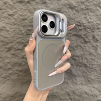 Coque de téléphone portable tendance avec support magnétique en verre PC et support d'objectif d'appareil photo, compatible iPhone 17 Air 16 15 Pro Max, avec coque arrière en TPU