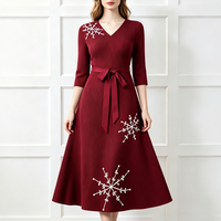Robe plissée décontractée à col en V et manches 3/4, broderie flocon de neige, perles, taille à nouer, plissé échelle, élégante, pour femme, idéale pour les fêtes