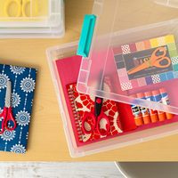 6 Qt. Récipients de rangement en plastique transparent de bureau avec couvercles Organisateurs de bacs de rangement artisanaux Boîte d'articles divers pour documents en papier A4