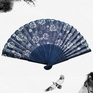 Abanico de Seda Satinada de 15 Pulgadas con Logotipo Personalizado para Danza y Fotografí<span class=keywords><strong>a</strong></span>, Diseño Floral Azul con Marco de Bambú Pulido - Product Image 2