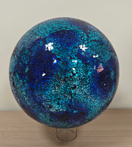 Boule de jardin en verre soufflé à la main de couleur naturelle, résistante aux intempéries, pour la décoration extérieure de jardin, de cour et de terrasse - Product Image 1