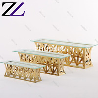 Ensemble de 3 supports à desserts cubiques dorés brillants martelés, de style royal, en acier inoxydable, pour présentoirs de buffet de luxe