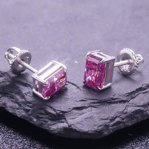 5x 7mm 1 Carat Boucles d'oreilles en moissanite rose, clous en argent plaqué or, base en carbone et silicium - Product Image 4