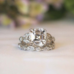 Set di Anelli per Coppia con Zirconi Floreali Quadrati, Gioielli di Lusso per Fidanzamento Femminile - Product Image 1