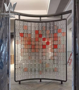 Divisor <span class=keywords><strong>de</strong></span> Espacios Personalizable con Marco <span class=keywords><strong>de</strong></span> Acero Inoxidable PVD, Pantalla <span class=keywords><strong>de</strong></span> Cristal Colorida, Diseño <span class=keywords><strong>de</strong></span> Partición para Hoteles y Restaurantes - Product Image 4