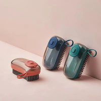 Fabricant polyvalent Vêtements de salle de bains Accessoires de cuisine avec distributeur de savon liquide Brosses de nettoyage Brosse à chaussures