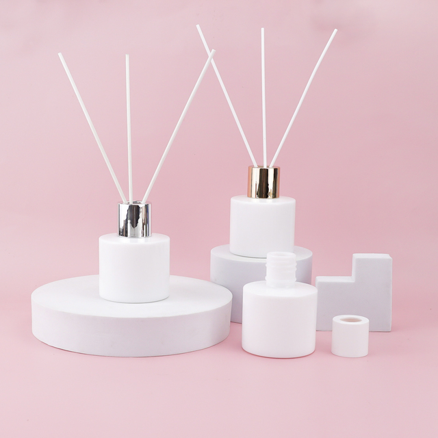 Wholesale 100ml Luxury White Ceramic Reed Diffuser Glass Bottle Aromatherapy Bottle