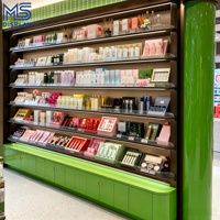 Meuble de présentation mural pour magasin de maquillage sur mesure, étagères rétroéclairées par LED, présentoir de cosmétiques pour boutique de beauté, couleur bois, multi-niveaux