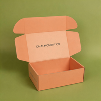 Boîtes d'expédition en carton ondulé recyclables personnalisées avec logo en relief, revêtement UV, design bleu clair mat, emballage pour cosmétiques et vêtements, éponge