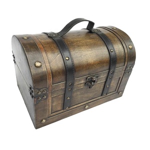 Wood Box Old Looking Hot Selling Custom Logo Recyclable Wood Noble Retro Small Wooden Gift Box Vintage Pirate Treasure Chest With Handle