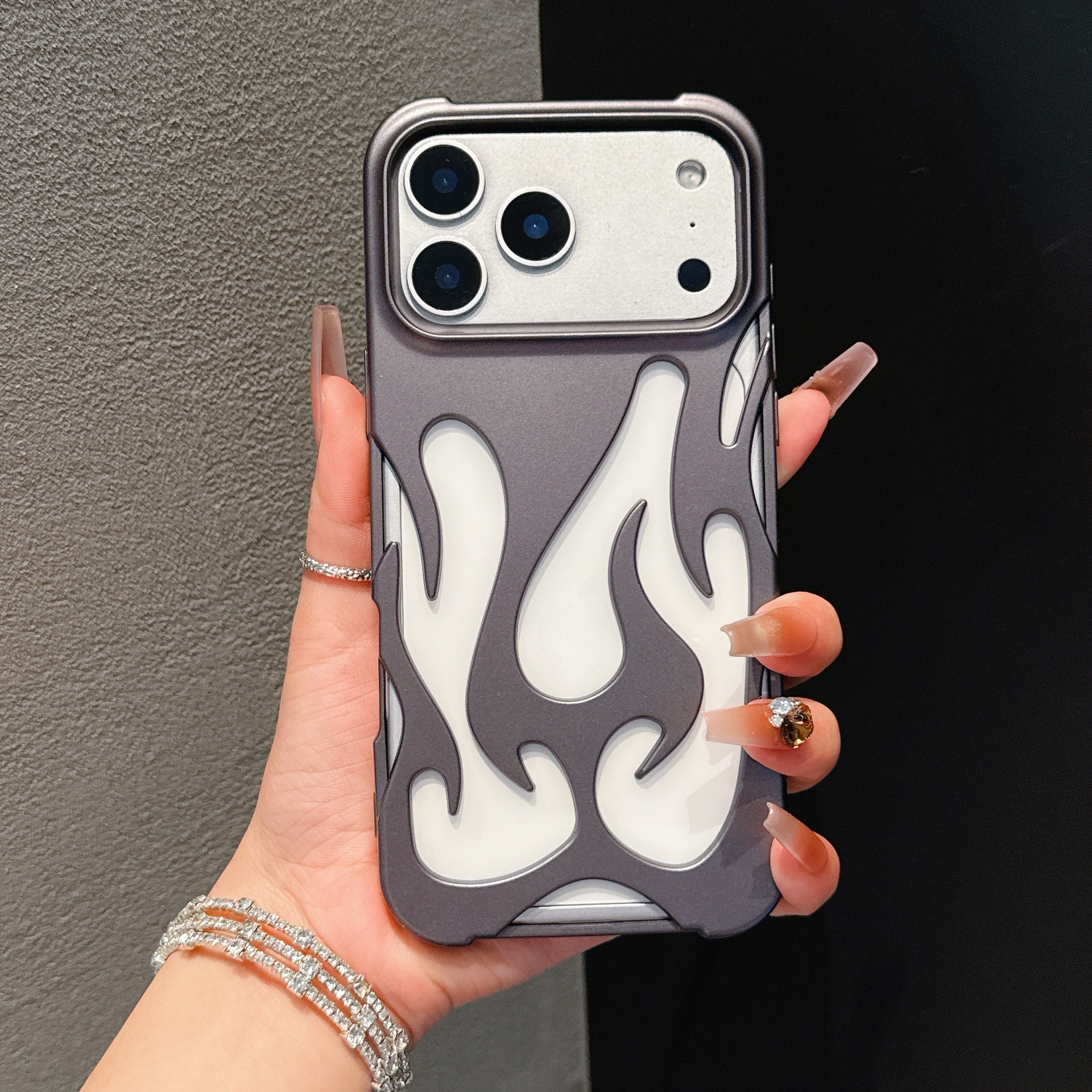 สีม่วงเข้ม