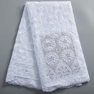 <span class=keywords><strong>Tissu</strong></span> de Dentelle Africaine en Gros, Dentelle Nigériane Brodé, <span class=keywords><strong>Tissu</strong></span> de Dentelle <span class=keywords><strong>Suisse</strong></span> Dernière Tendance, <span class=keywords><strong>Tissu</strong></span> de Coton Brodé pour Robe Femme - Product Image 5