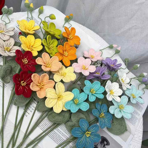 Regalo unico per le vacanze <span class=keywords><strong>di</strong></span> San Valentino con fiori artificiali fatti a mano piccola <span class=keywords><strong>fragola</strong></span> aperta a tulipano all'uncinetto - Product Image 3