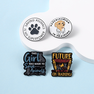 Pin de esmalte de medicina veterinaria: Futuro veterinario en formación, doctor canino, salvando animales es <span class=keywords><strong>mi</strong></span> superpoder. Broche, joyería, insignias. - Product Image 3