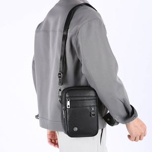 Sac bandoulière rétro en PU personnalisable pour homme, avec plusieurs poches zippées, sac messager décontracté pour la vente en gros de marques - Product Image 5