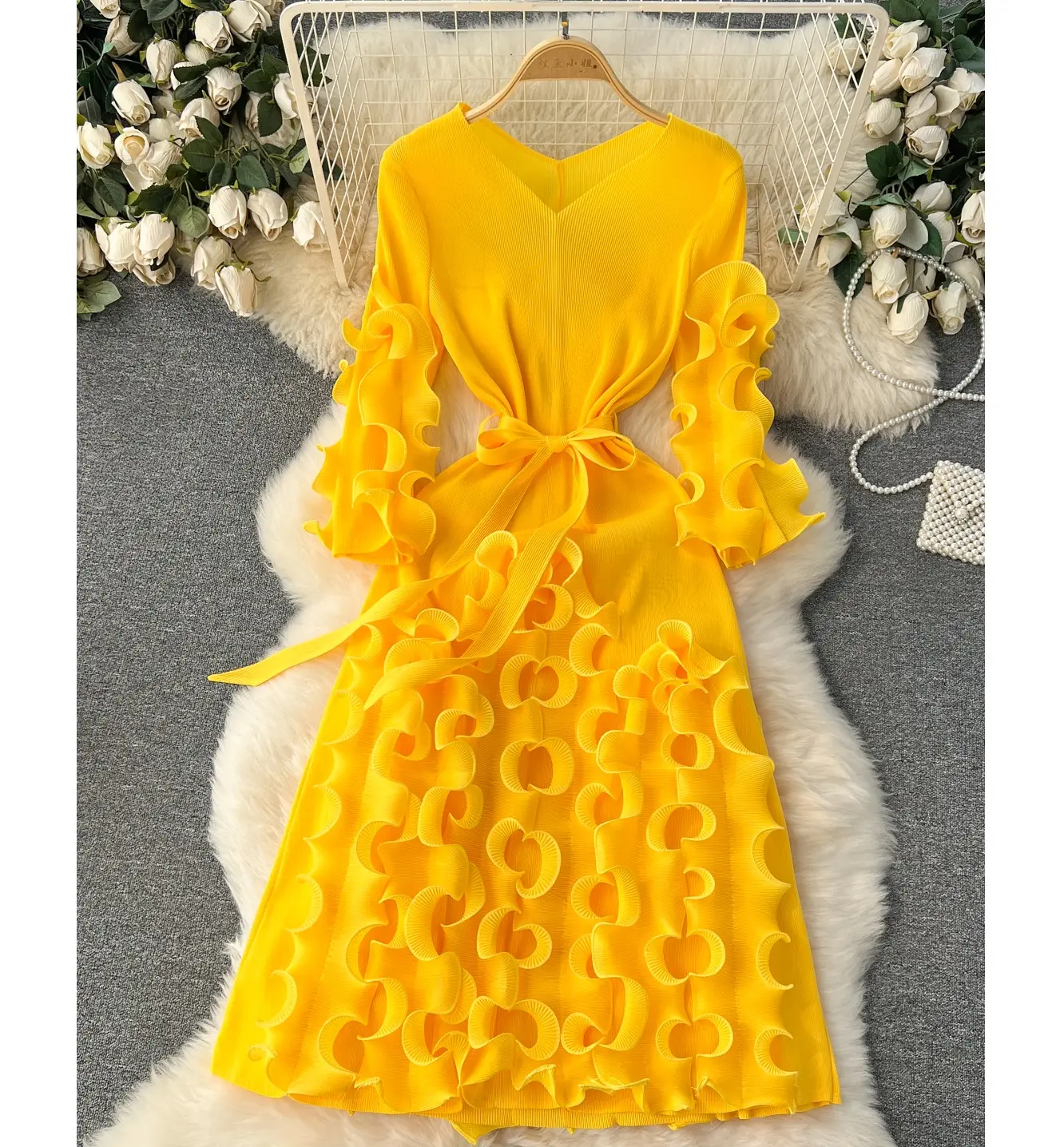 2024 bahar yeni Miyake Pleats benzersiz tasarım pilili elbise fırfır Hem gevşek ve zayıflama elbise ile