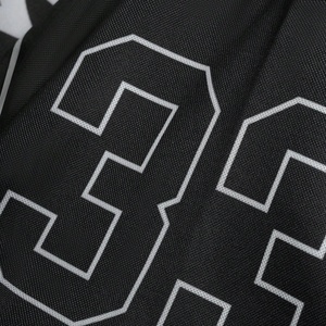 เสื้อฟุตบอลอเมริกันขายส่ง ปรับแต่งชื่อทีมได้ คุณภาพสูง เสื้อฟุตบอลตาข่ายสไตล์สตรีทแวร์ เสื้อยืดทรงบ็อกซี่ครอปสำหรับผู้ชาย - Product Image 3