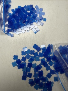 หินอาเกตสีน้ำเงินขายส่ง ขนาด 8x8 มม. 10x10 มม. รูปใบโคลเวอร์สี่แฉก - Product Image 5