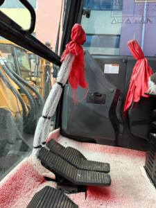 Miniexcavadora Usada SY60C de 6 Toneladas, Excavadora Hidráulica de Orugas para Paisajismo y Pequeños Proyectos de Construcción - Product Image 6