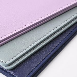 Porte-passeport en cuir élégant avec blocage RFID, étui de voyage élégant pour hommes et femmes - Product Image 4