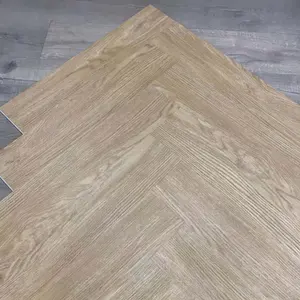 Haute qualité profonde gaufré EIR insonorisé étanche revêtement UV LVT PVC clic sol en vinyle pour la décoration de la maison