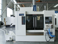 Machine de fraisage CNC VMC840 verticale 5 axes haute précision pour le tournage automatique de portes métalliques