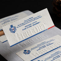 Autocollants Adhésifs Personnalisés en Papier Texturé Mat avec Impression Couleur du Logo de Marque, Gaufrage 3D et Étiquettes de Scellage de Boîte