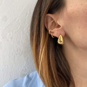 ต่างหูสแตนเลสรูปหยดน้ำ ชุบทอง 18K เครื่องประดับแฟชั่นสำหรับผู้หญิง สวมใส่ได้ทุกวันอย่างสง่างาม - Product Image 1