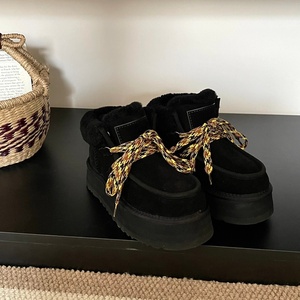 Botas de Nieve Antideslizantes de Diseño Original Premium para Otoño e Invierno, con Cordones, Forradas de Piel de Oveja, Cálidas, Casuales, para Hombre y Mujer - Product Image 2