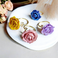 Nouvelle bague ajustable R179 en résine avec rose véritable préservée, base en laiton plaqué or 18 carats, bijou floral coloré pour femme, cadeau