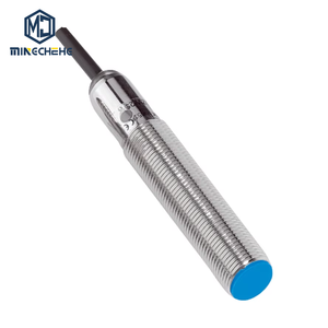 Capteur inductif industriel IME12-04BNSZW2S doté d'un boîtier métallique robuste et d'une haute fréquence de commutation pour la production automatisée - Product Image 1