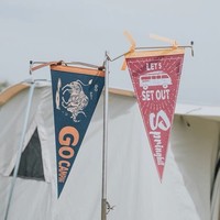 Nouvelle conception 2022 – Drapeaux à main en guirlande en gros, fanions triangulaires personnalisés en feutre, bannières en feutre, fanions en feutre doux cardé