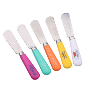Espátula de acero inoxidable con mango de plástico de colores, logotipo personalizado, para mantequilla, mermelada, queso, crema, utensilio de cocina para el desayuno - Product Image 1