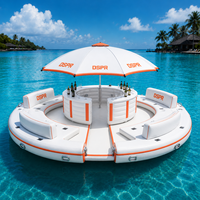 Plateforme flottante gonflable personnalisée pour fêtes aquatiques avec bar château et espace lounge, idéale pour hôtels, complexes hôteliers et parcs aquatiques commerciaux