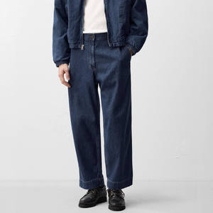 Jeans larghi blu scuro su misura semplici ma non semplicistici mostrano il fascino spensierato ed elegante degli uomini - Product Image 4