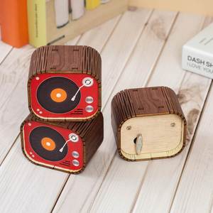 Wholesale Creative Retro Pattern Wooden Wind-Up Music Box, Mini Tabletop Decor, Unique Aesthetic Home Accent for Living Room - Product Image 1
