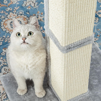 Mainan hewan peliharaan ukuran besar 32 ", tiang garuk kucing Sisal dengan tempat tidur untuk furnitur garuk kucing dalam ruangan dengan pegangan mewah